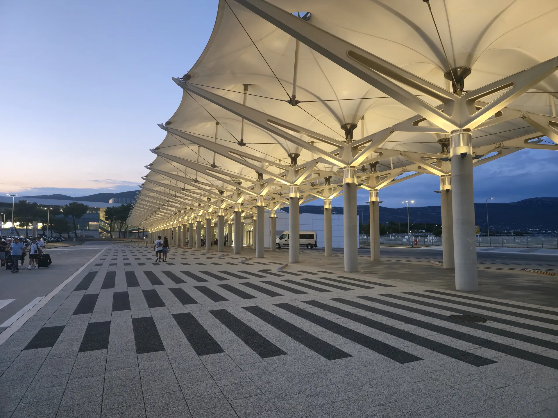 Skradin airport transfers: Antonio's Škoda Superb at Split Airport